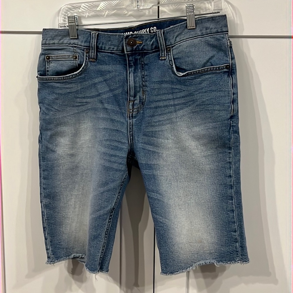 Men’s 32, Stretch Jean shorts